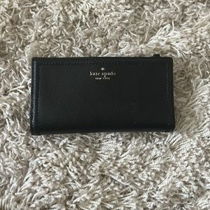 Kate Spade Wallet. Barely used.